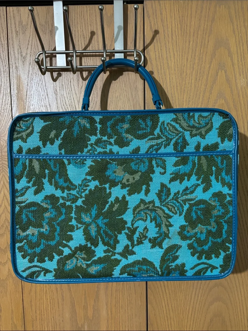 Vintage 1970 Avon floral tapestry travel case